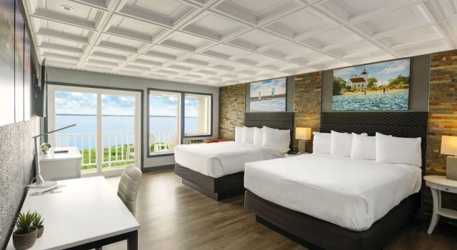 Четырёхместный номер Standard с видом на озеро Terrace Bay Hotel - Lakefront