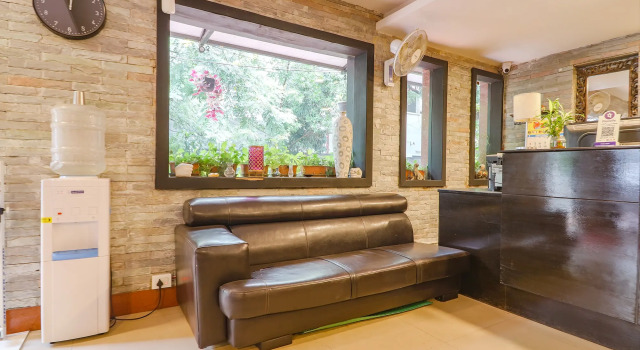 FabHotel A&M - Nr LV Prasad Institute, Banjara Hills, Забронировать Отель Банджара-Хиллз Хайдарабад, рядом с Коммерческий район Банжара-Хилс