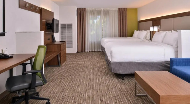 Двухместный люкс Holiday Inn Express & Suites Lacey - Olympia by IHG