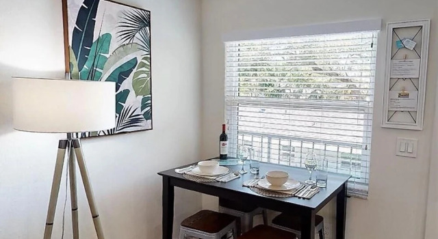 Fruitville Condo, Забронировать Отель Сарасота Sarasota Area, рядом с Ресторан и пристань для яхт "Марина Джек"
