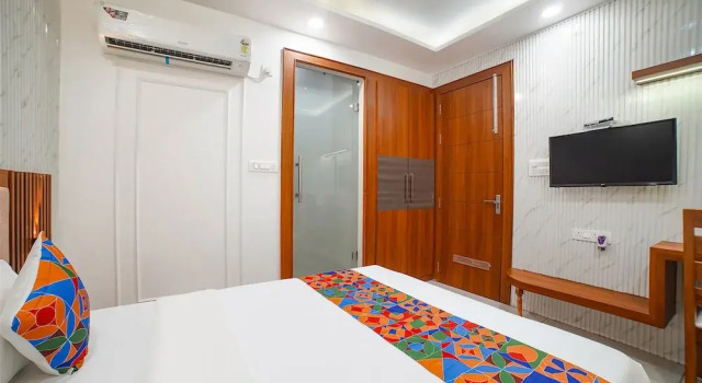 Fabhotel Eminent