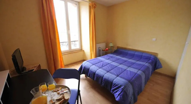 Hôtel - Restaurant de la Gare, Book Hotel Laroquebrou Auvergne