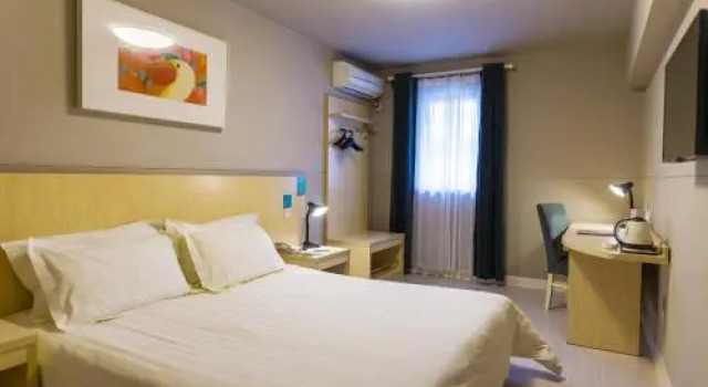 Jinjiang Inn Tonghua Shengli Road, Varaa Hotelli Tonghua Jilin
