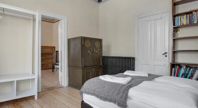 Sudurgata - Authentic Reykjavik Style Apartment, Забронировать Апартаменты/квартира Отели Хёвюдборгарсвайдид с парковкой, Парковка