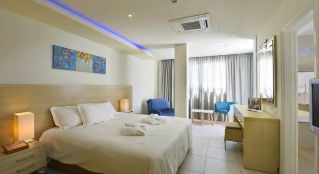 Superior room Pernera Beach Hotel