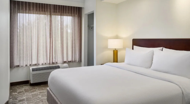 Люкс Springhill Suites by Marriott Richmond Northwest