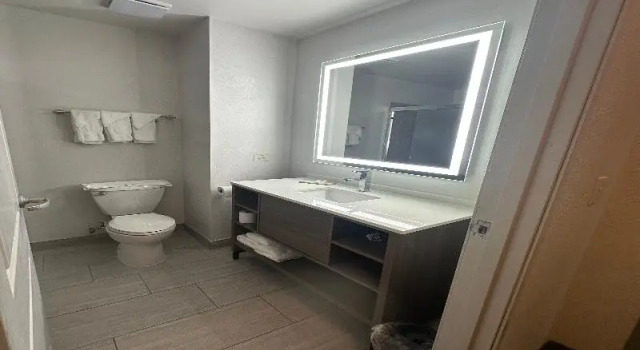 Шестиместный номер Standard Comfort Inn & Suites Concord - Kannapolis