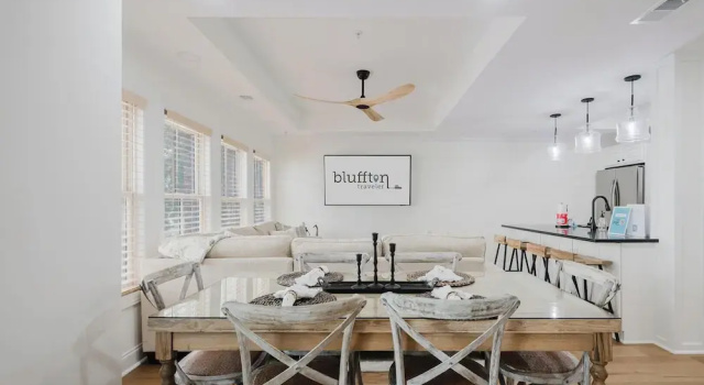 Номер Standard Lowcountry Landing! 3-story Townhouse in Old Town's Promenade