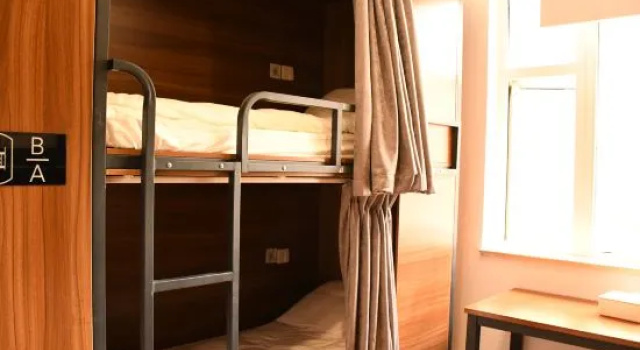 Кровать в общем номере (мужской номер) Dengba Hotel Shanghai Changshou Road Branch