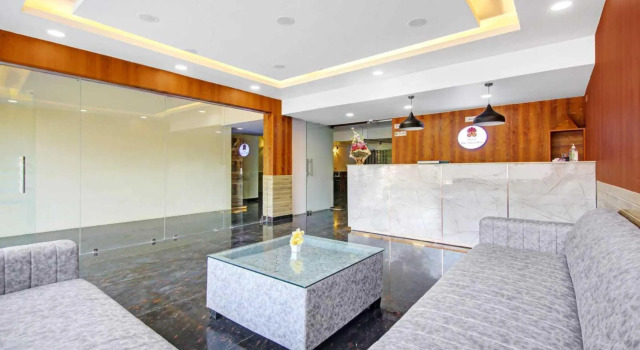 Oyo 701269 Royal View, Забронировать Отель Нойда штат Уттар-Прадеш