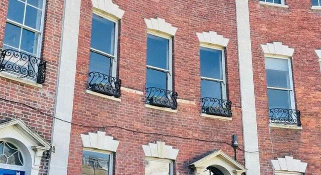 Unique Clifton Apartment on Historic Crescent, Забронировать Апартаменты/квартира Отели Бристоля с парковкой, рядом с We The Curious, Парковка
