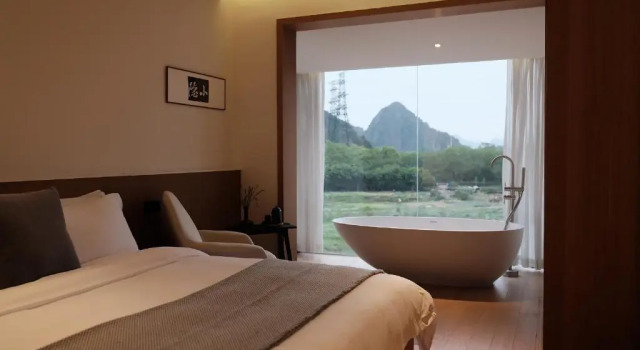 Двухместный номер Standard с видом на горы Guilin Bonjour Boutique Hotel- Free pick up service over 3 nights