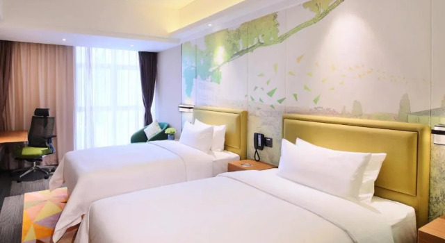 Двухместный номер Standard Hampton by Hilton Zhuhai Cheng Feng Plaza