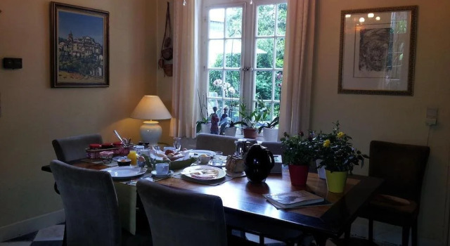 B&B A place to be, Забронировать Отель Отели Leiestreek с парковкой, Парковка