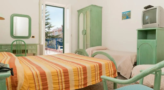 Четырёхместный номер Standard Hotel Del Postiglione