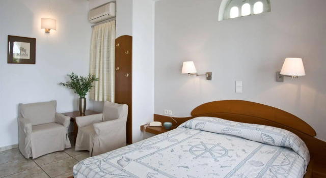 Porto Raphael Residences & Suites, Забронировать Отель Отели Тиноса с парковкой, Парковка