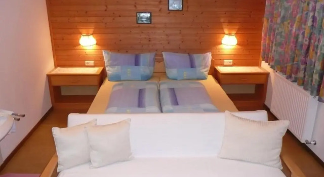 Haus Saxer, Prenota Hotel Hotel a Tirolo con parcheggio, Parcheggio