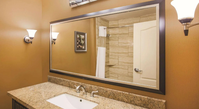 Четырёхместный номер Standard с видом на парк La Quinta by Wyndham Allen at The Village