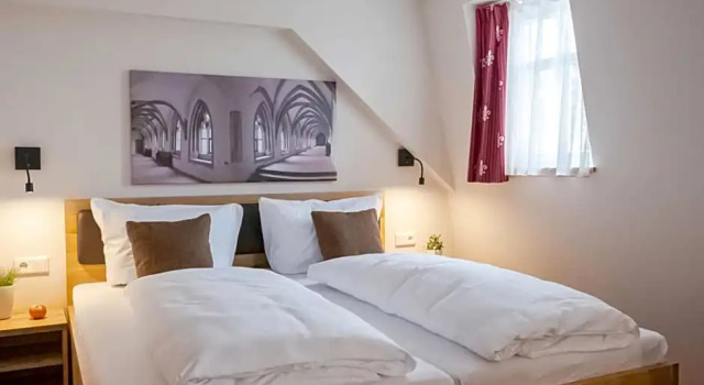 Standart oda Klostergasthof Heidenheim