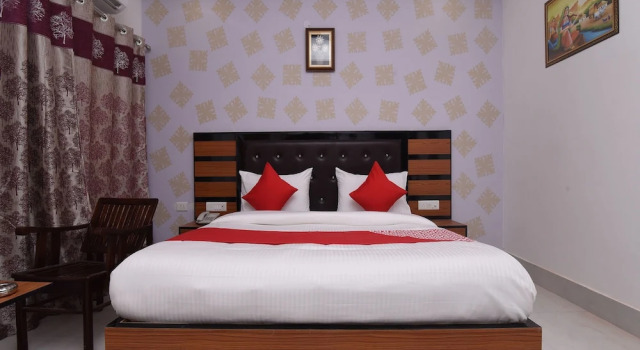 Люкс OYO 13310 Noida Suites