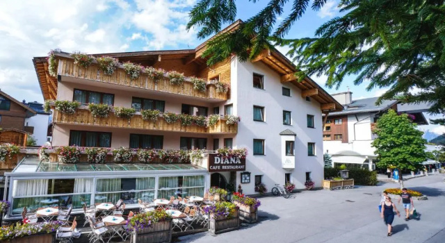 Полулюкс Hotel Diana