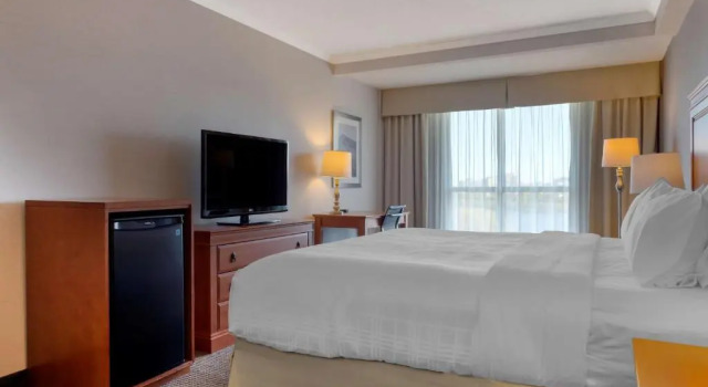 Номер Standard с видом на реку Best Western Plus Gatineau-Ottawa Downtown