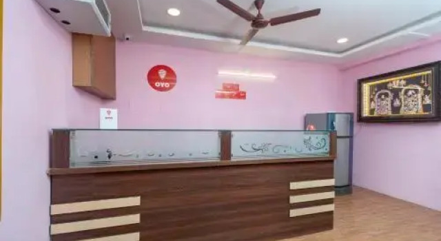 Hotel Jayalaksmi Service Apartment by OYO Rooms, Забронировать Апартаменты/квартира Тирупати штат Андхра-Прадеш, рядом с Храм Международного общества сознания Кришны (ISKCON)