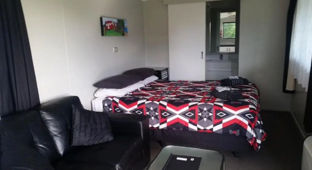 Студия Port Waikato Holiday Park
