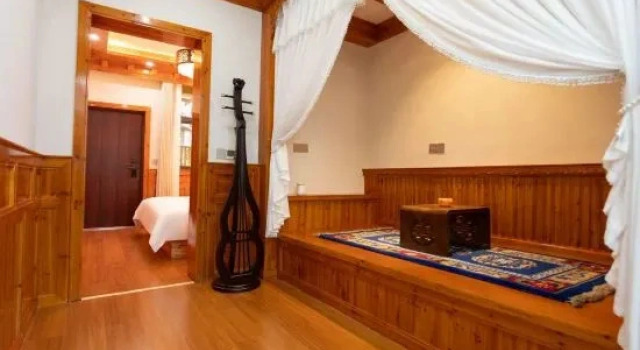 Двухместный люкс с видом на внутренний двор Zang Jinyue Lodge (Kangding Love Song Square Liuliu City Branch)