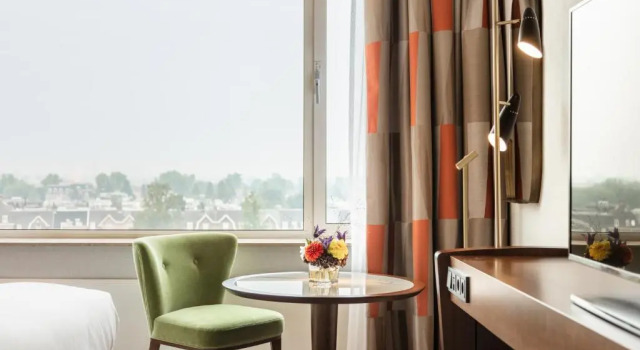 Двухместный номер Executive с видом на канал Hilton Amsterdam