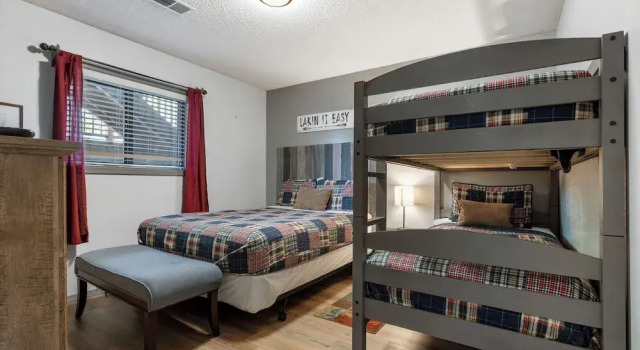 Номер Standard Black Bear Lodge - 1 Mile From Silver Dollar City