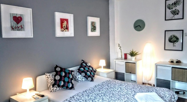 Central Bright Modern Studio