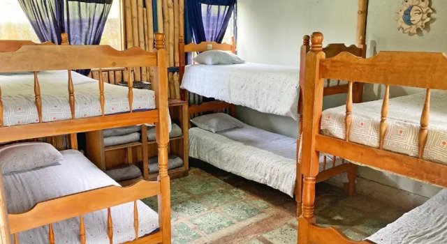 Кровать в общем номере (женский номер) Montaña Linda Hostel Orosi