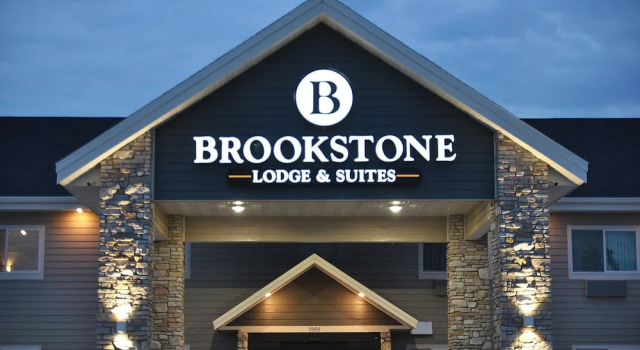 Brookstone Lodge & Suites - Emmetsburg, Забронировать Отель Эмметсберг Айова