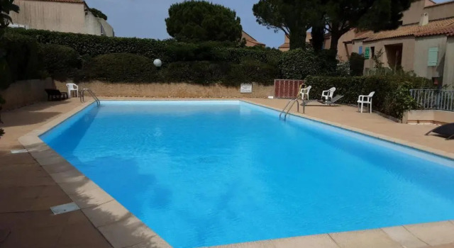Апартаменты "TI SABLE" Agréable studio climatisé, Jolie Vue Mer, Piscine à Cavalaire sur Mer Golfe de St-Tropez