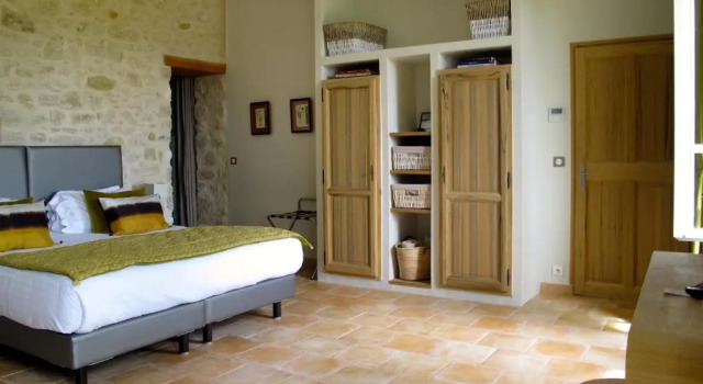 Двухместный номер Superior с видом на бассейн La Cour des sens, domaine dhôtes- Spa piscine chauffée