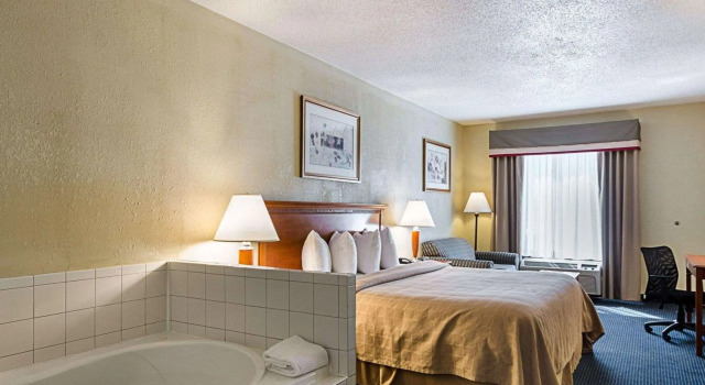 Quality Inn Troutville, Rezerwuj Hotel Troutville Wirginia