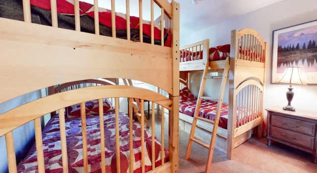 Mammoth S #203 4 Bedroom Condo, Забронировать Апартаменты/квартира Маммот-Лейкс Маммот, рядом с Гондольный подъемник Вилидж
