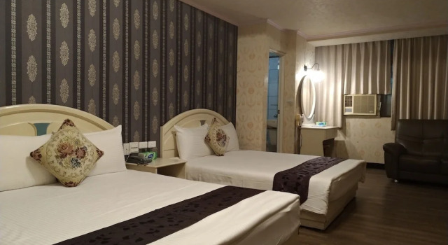 Четырёхместный номер Standard Guan Lun Hotel
