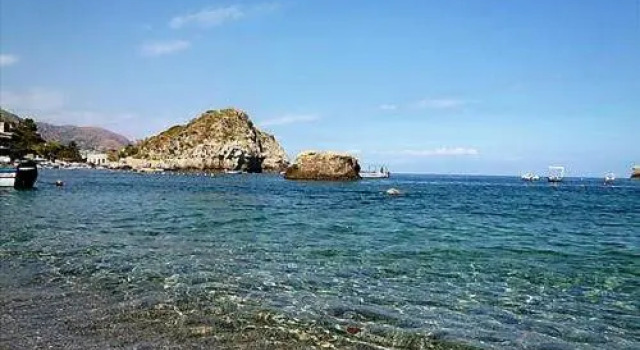 Taormina Beach, Book Hotel Hotels in Sicily with Parking, Parking