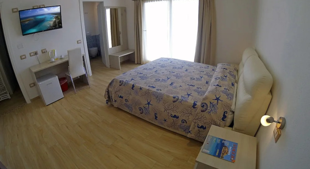 Rena Bianca Suite by La Contessa, Забронировать Гостевой дом Отели Санта-Тереза-Галлура с бассейном, Бассейн