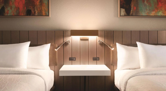 Четырёхместный номер Standard Hilton Garden Phoenix Tempe, University Research Park