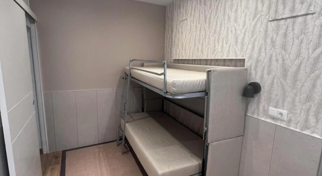 Четырёхместный семейный номер Standard Hotel Zen Airport