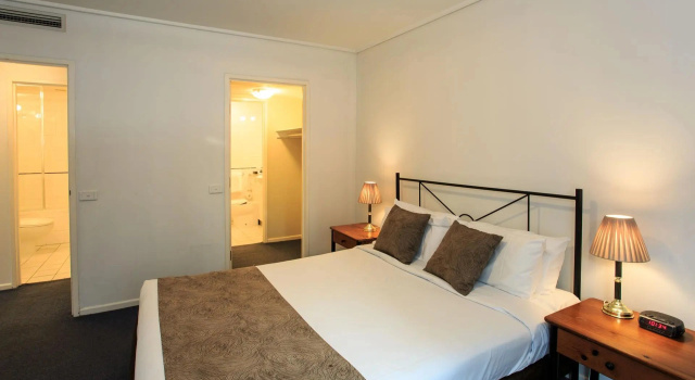 Четырёхместный люкс Paramount Serviced Apartments