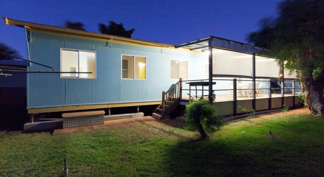 Getaway Villas Unit 3 - 3 Bedroom Self-Contained Villa with a Deck