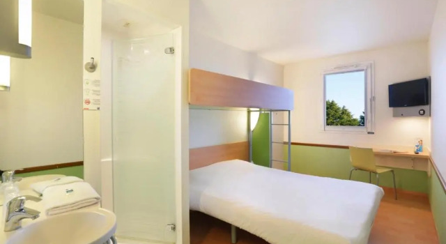 Трёхместный номер Standard Hotel Ibis Budget Cosne Sur Loire