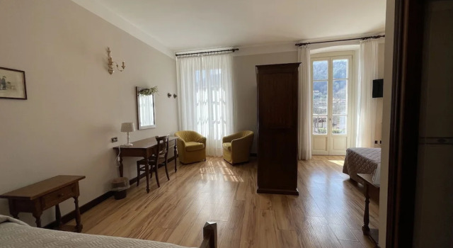 Семейный номер Standard с балконом Hotel La Torre