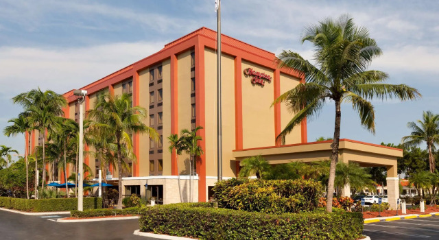 Двухместный люкс c 1 комнатой Hampton Inn Miami-Airport West