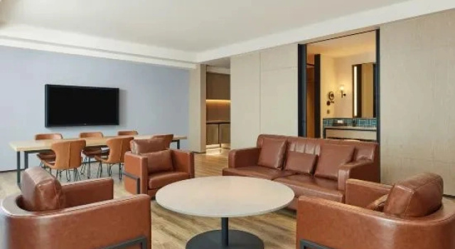 Двухместный люкс Ambassador Four Points by Sheraton Nantong, Haimen