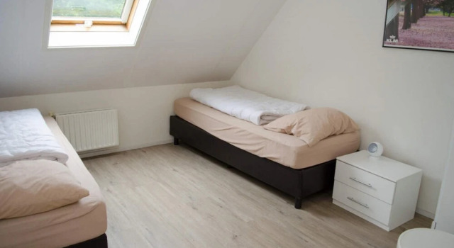 HVZ Lotus 8p in Heinkenszand, Book Hotel heinkenszand 